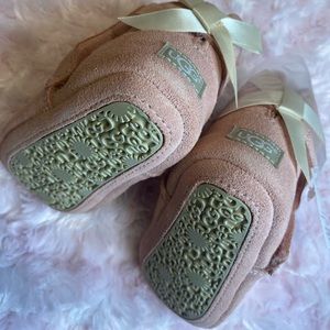 🐷UGG I JESSE BOW II 🐷